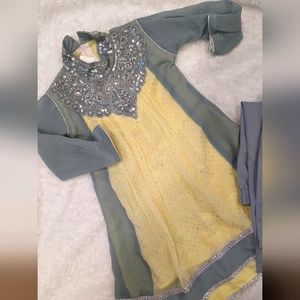 Pakistani Indian little girl 3-4 yr dress 3 piece